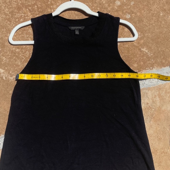 Women's Black Banana Republic Sleeveless Sweater Top (Size: Small) - Picture 6 of 8